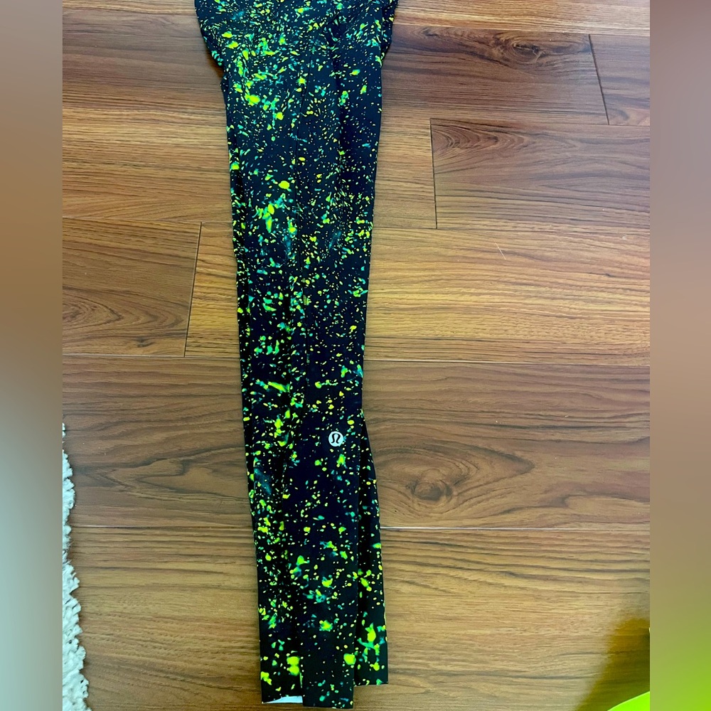 Lululemon training leggings with pockets!
